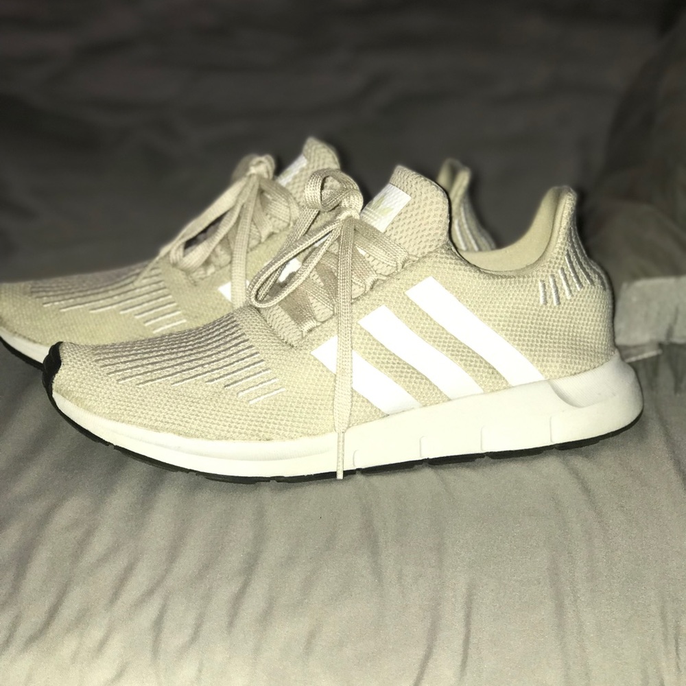 Woman’s Adidas size 9